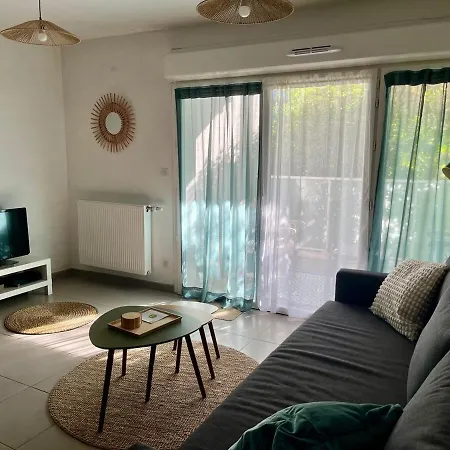 Apartment La Pessacaise Conviviale Friendly With Terrace Bordeaux *